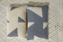 Carica l'immagine nel visualizzatore di Gallery, Set Cuscini Triangoli